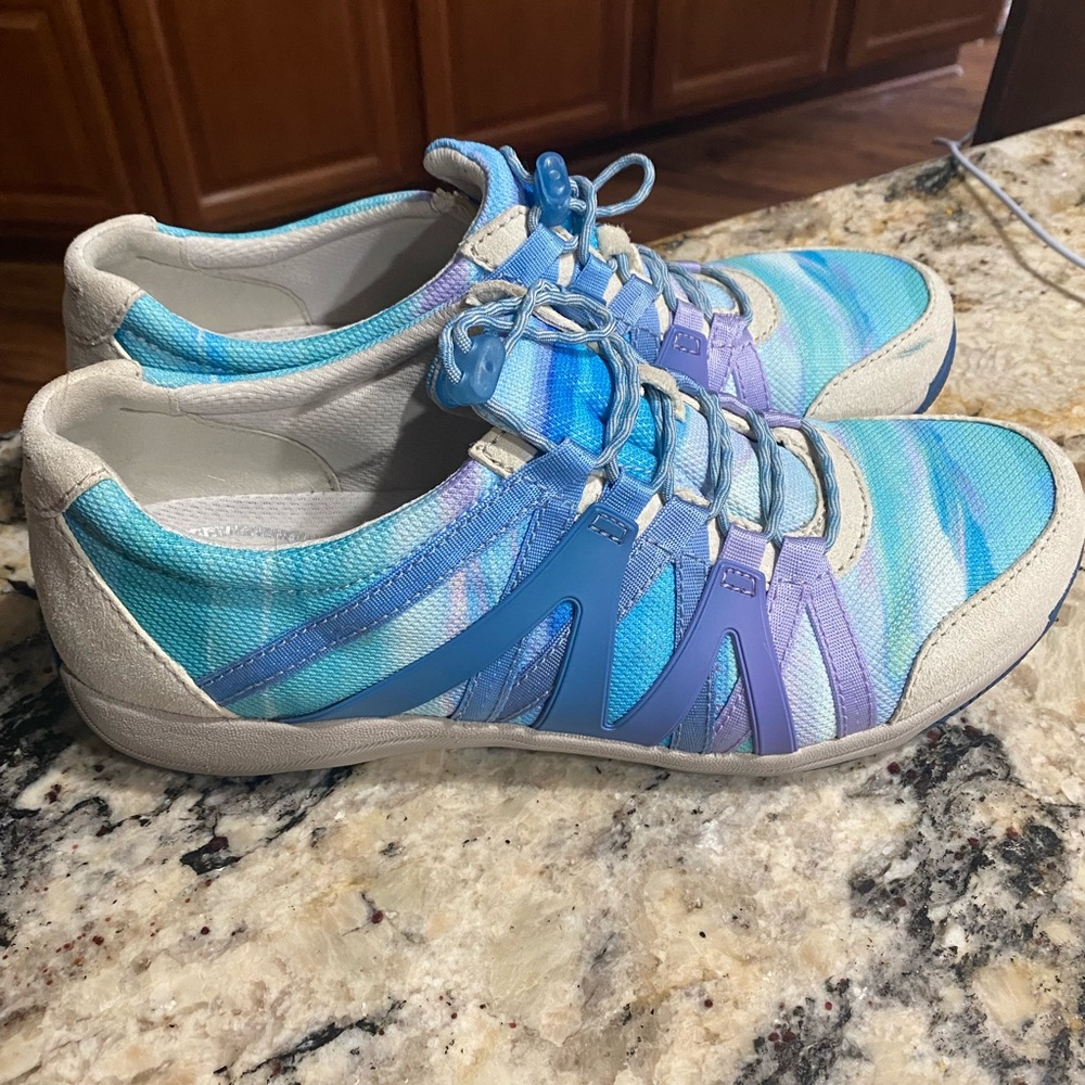 Dansko sneakers size 40. Worn twice